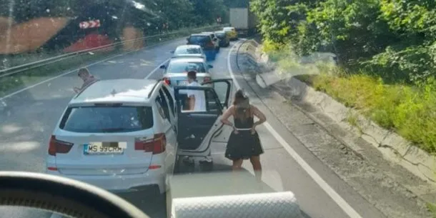 „TIR” răsturnat în Pădurea Bogăţii
