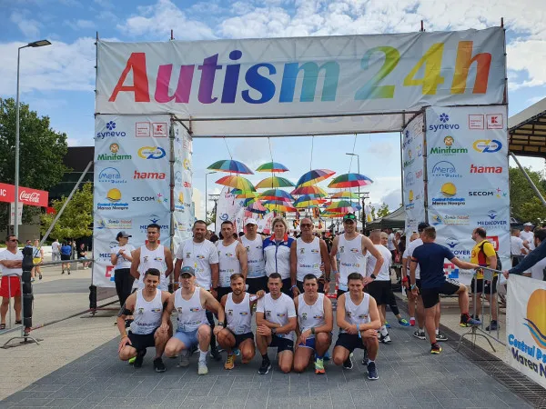 Un jandarm din Făgăraş, la startul ultramaratonului „Autism 24H”