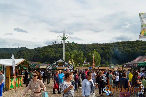 Organizatorii Oktoberfest au fost taxaţi cu 71.500 de lei pentru a putea ocupa terenul viitoarei Polivalente 