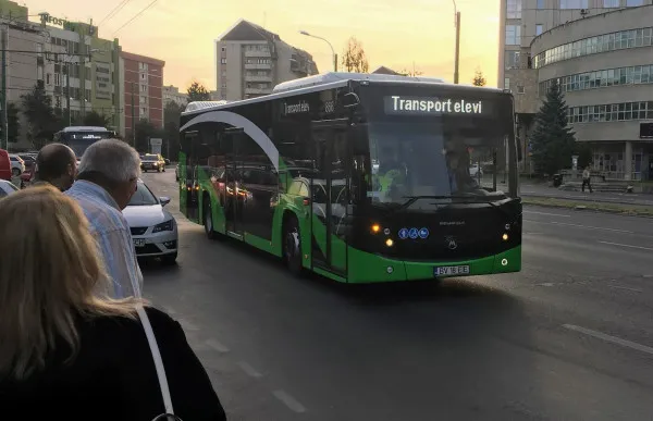 RATBV revine la programul de şcoală 