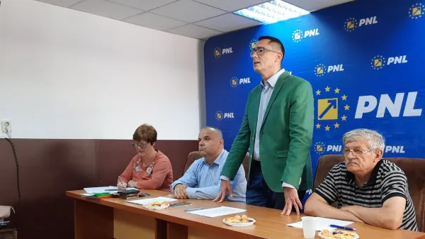Propunerea viceprimarului Braşovului, Sebastian Rusu: municipalitatea să închirieze mai multe şcoli „tampon”