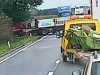 Coliziune camion-maşină, la Sâmbăta de Jos