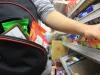 A vrut „cumpărături” pe gratis, dar a ajuns în arest