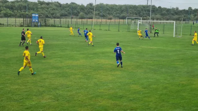 Ionuţ Mitroi şi Marian Cristescu au debutat cu victorie pe banca Ciucaşului din Tărlungeni