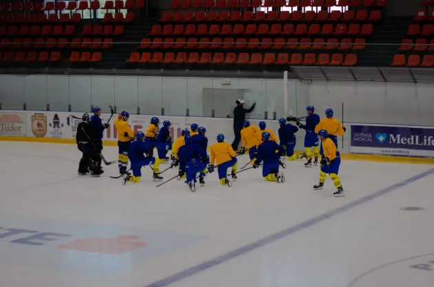 Corona va juca primele amicale, cu Steaua, la Patinoarul Olimpic