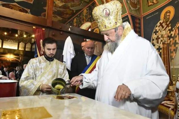 Biserica din Lovnic a fost sfinţită de Mitropolitul Ardealului