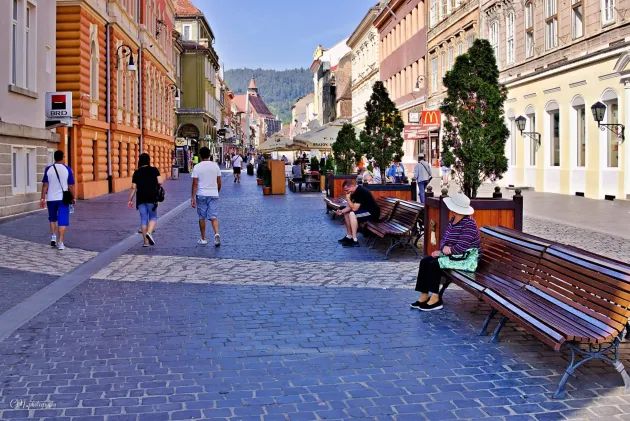 Peste 5.400 de angajaţi în plus în iulie, la Braşov