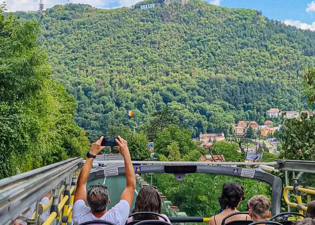 Autobuzul turistic de pe linia 20B îşi încheie „misiunea” din acest an 