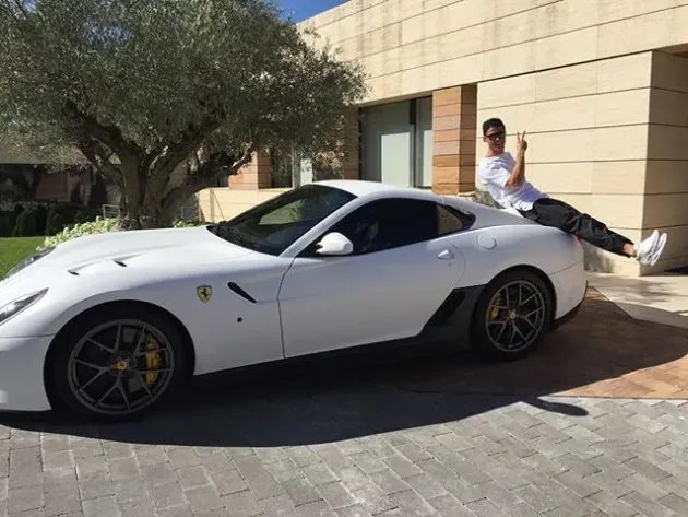 Pe Ronaldo îl cam încurcă flota sa de maşini, când schimbă echipa