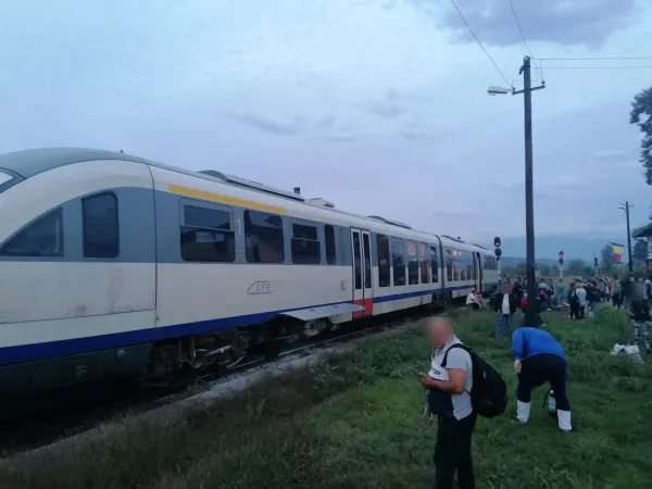 Evacuaţi din trenul învăluit în fum