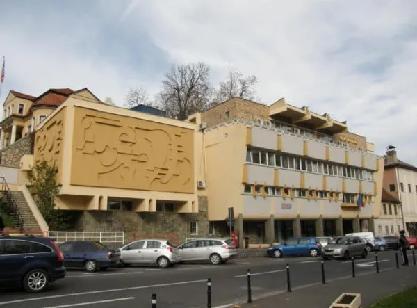 Absolvenţii, chemaţi la „bursa angajării”