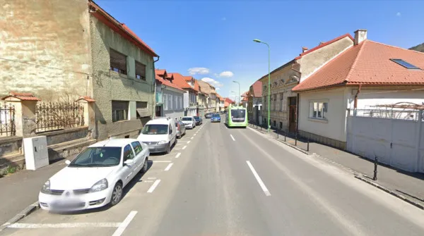 Braşovenii din Şchei, aşteptaţi la licitaţia pentru 18 locuri de parcare