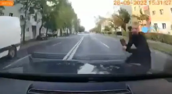 Sinucigaş la bord: Filmat şi pus pe TikTok