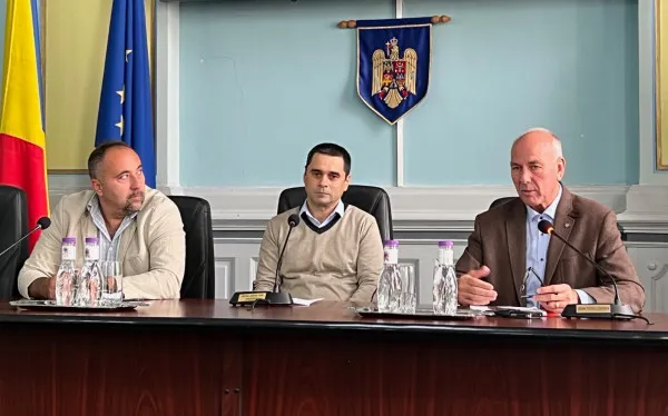 Specialişti în activităţi de lobby, pregătiţi cu bani europeni