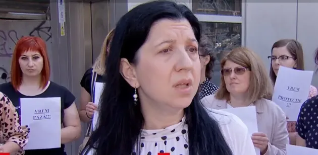 Greva consilierilor de probațiune. Salariile micșorate și volumul mare de muncă i-a scos în stradă: au și câte 400 de condamnați de care se ocupă