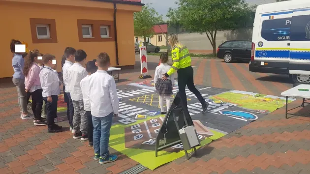 Poliția, o zi de cursuri, și la Teliu