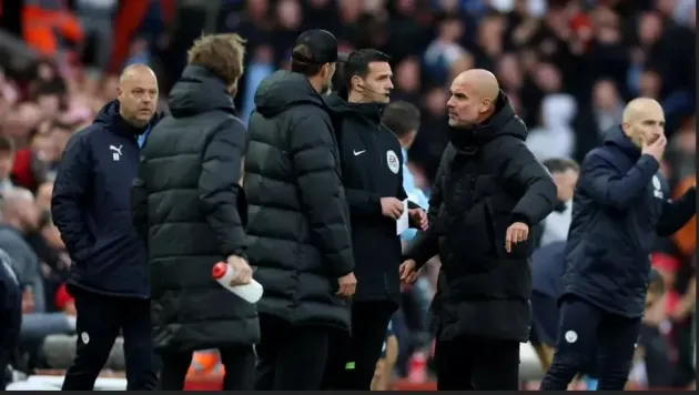 Guardiola, luat la ţintă de suporterii cormoranilor