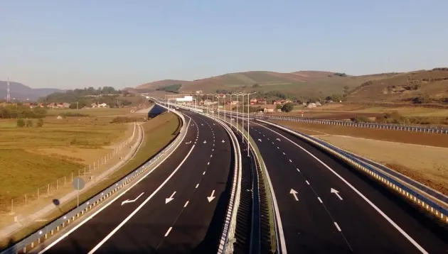 CNAIR a suspendat licitaţiile pentru două tronsoane ale autostrăzii Sibiu-Făgăraș