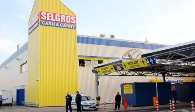 După Lidl, şi Selgros reduce programul