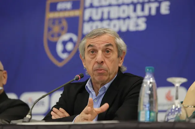 Alain Giresse nu amestecă politica cu sportul şi vrea să joace pe teren