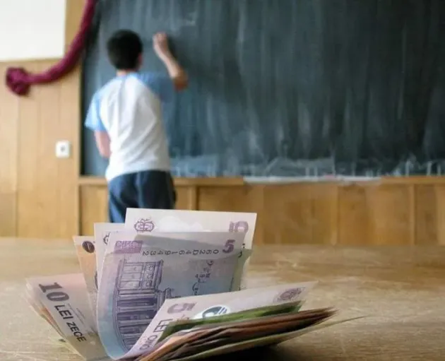 112 liceeni din judeţul Braşov vor primi „Bani de liceu”
