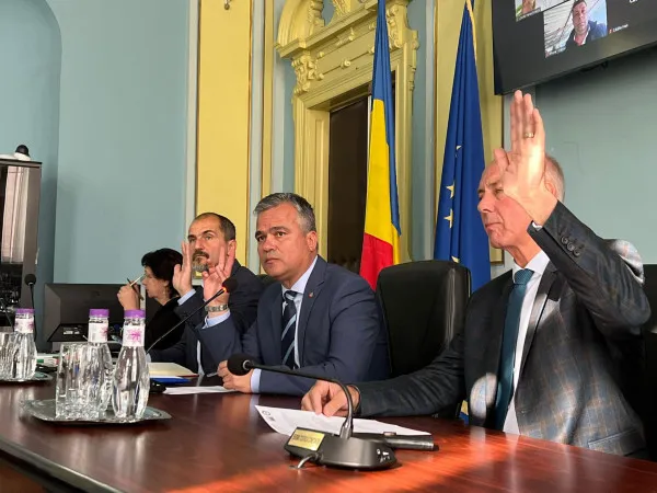 „Valul renovării” şi la clădirea Consiliului Judeţean Braşov de pe strada Nicolae Bălcescu 