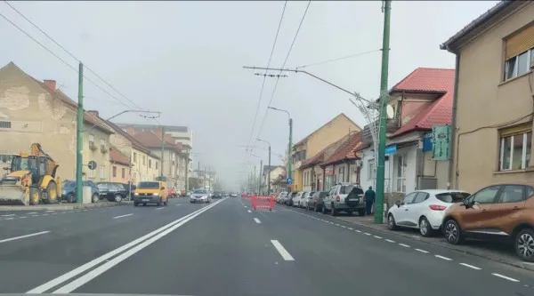 Asfalt ca-n palmă, zguduitură pe unde nu te-aştepţi