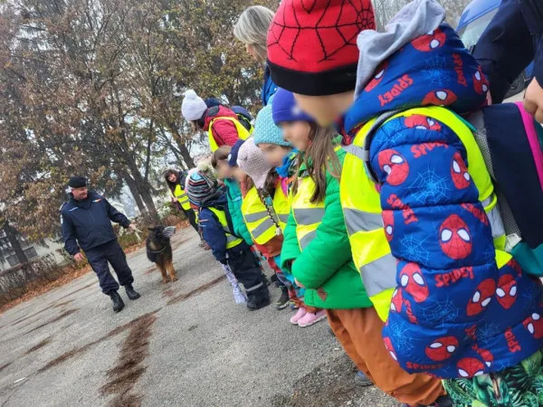 Cu jandarmii la grădiniţă