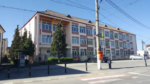 PNRR nr. 5 la Râşnov: Liceul Tehnologic din oraş, modernizat cu 1,4 milioane euro