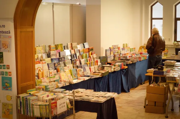 A început Bookfest Braşov