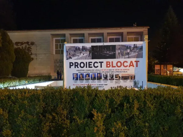 Frontul Făgăraş: Şedinţă cu „ultraşi”, bătăi, Poliţie şi Salvare în Consiliul Local  