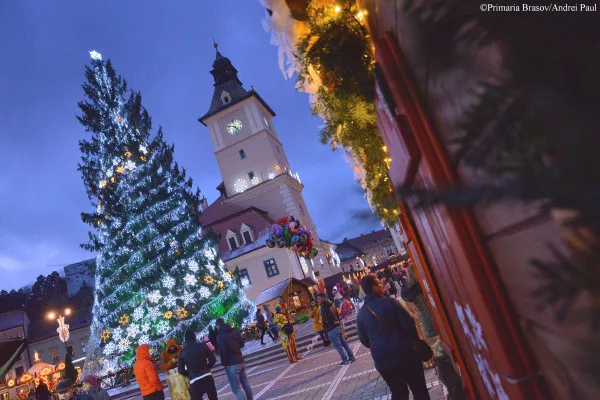 Braşovul face primele cumpărături pentru Crăciun: brad de 20 de metri - 70.892 lei, Santa Claus Track Gps - 89.250 lei