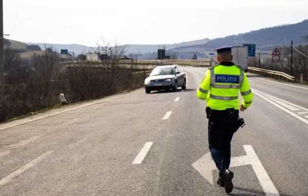 Îl bănuiau că n-are permis, avea unul fals