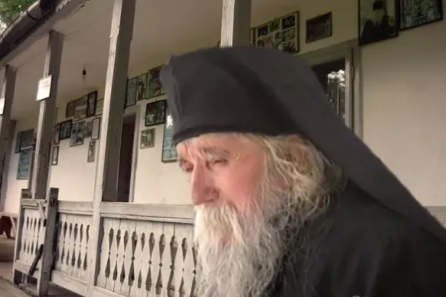 Despre cei care trăiesc fără cununie religioasă şi au copii. Ce trebuie să facă ei spre a se mântui?