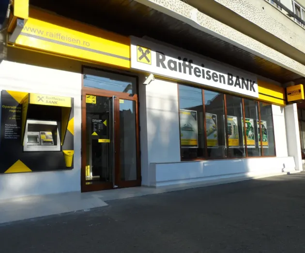 Ai avut credit la Raiffeisen? Banca trebuie să restituie dobânzi de 19 milioane de euro  