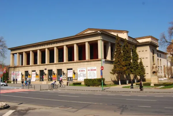 Politica de Crăciun sau ce mai „frământă” online-ul când nu avem de lucru