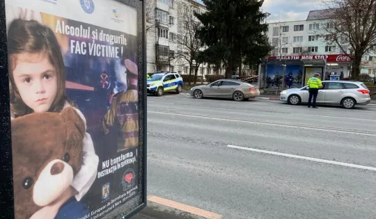 Opriţi, cu sfaturi: „Lăsaţi telefonul când sunteţi la volan!”