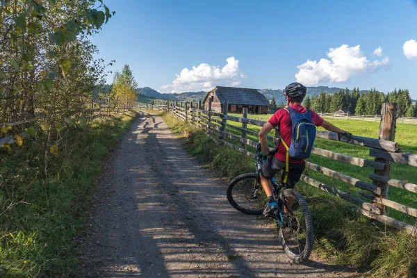 41 de primării din judeţul Braşov, incluse în axa cicloturistică Braşov – Covasna – Sibiu