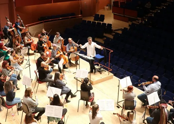 Prima simfonie românească se aude joi la Filarmonica Braşov