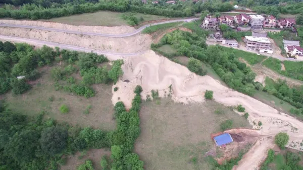 Braşovenii, chemaţi să semneze o petiţie pentru reglementarea construcţiilor în pantă