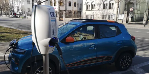 „Benzinării” electrice, la intrările în Braşov
