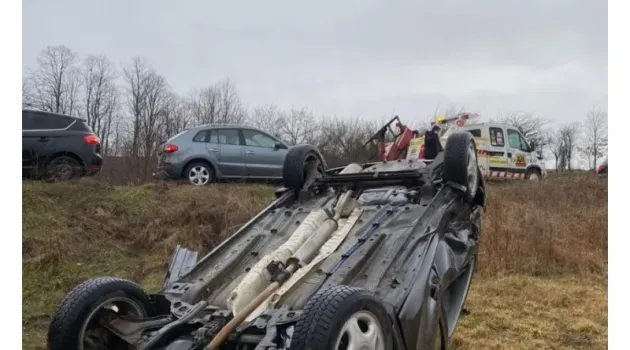 Beat, cu roţile în sus pe DN 1S