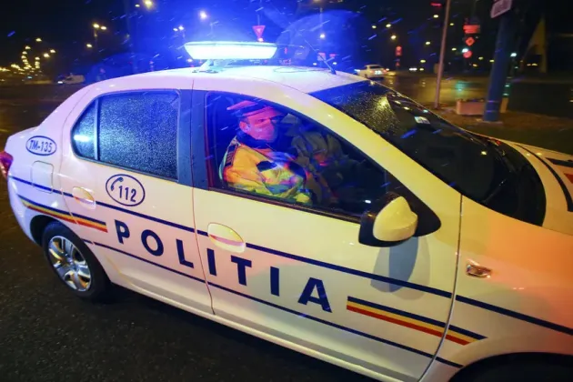 Poliţişti la datorie, de Crăciun: 250 de agenţi şi 110 autospeciale pe stăzi