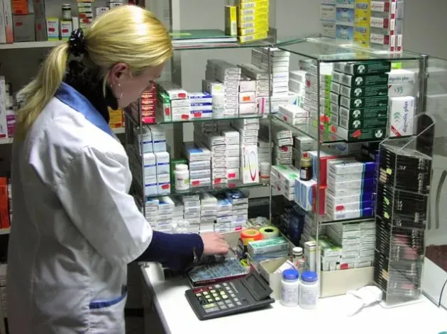 3 farmacii deschise non-stop, în noaptea dintre ani şi în 1 ianuarie, în Braşov