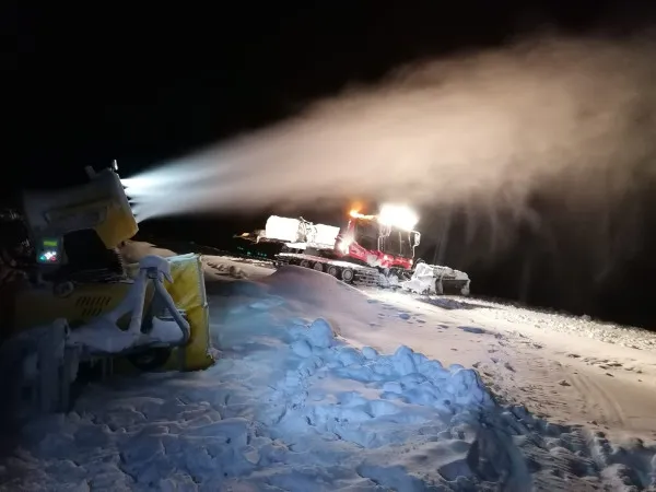 Poiana Braşov: Tunurile de zăpadă au fost pornite