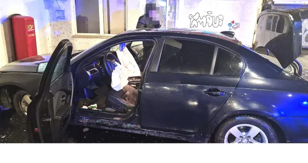 Ce viteză o fi avut? Un „zbor” peste giratoriu, până în zidul Poştei