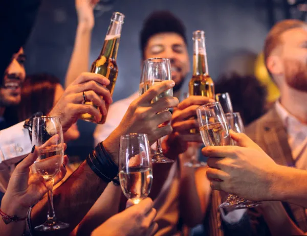În cât timp iese alcoolul din organism: bărbaţi şi femei
