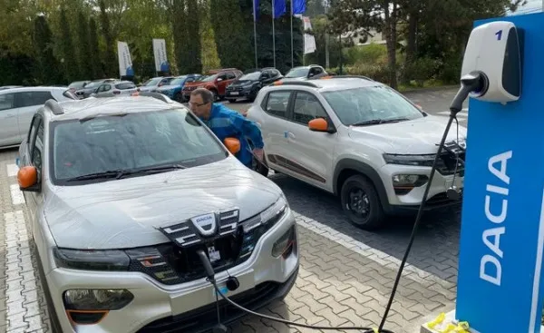 Dacia Spring: Cât te costă un „plin”  