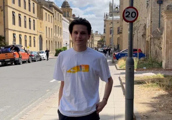 A programat „Meditatorul la Informatică”. Şagunist, admis deja la Oxford