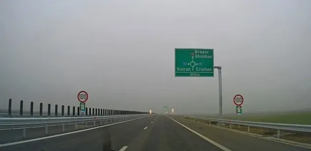 SMURD-ul pe autostradă: scoşi din parapet